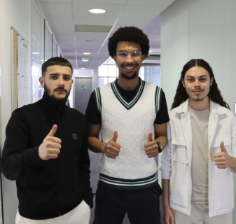 Étudiants couloirs